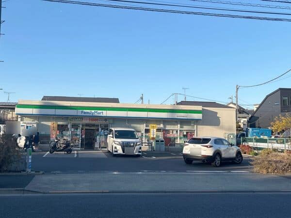 ファミリーマート桜丘世田谷通り店まで約493m