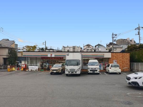 セブン-イレブン 町田小川４丁目店まで約1224m