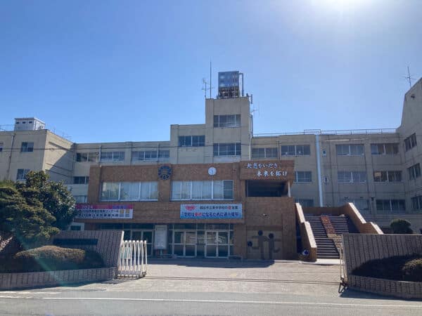 越谷市立東中学校