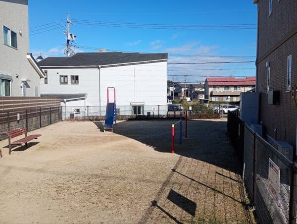 小豆坂こども広場まで約1104m