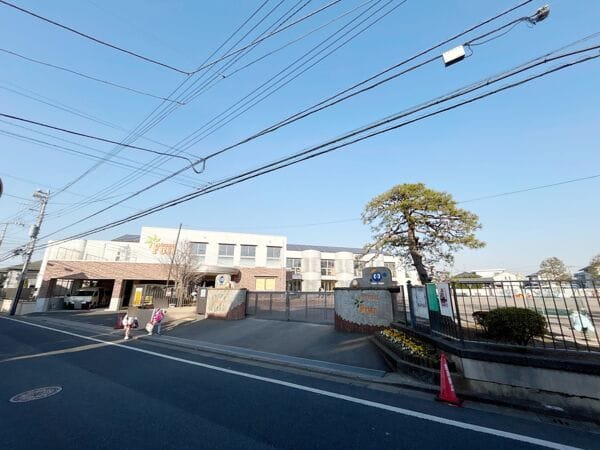 大泉富士幼稚園まで約904m