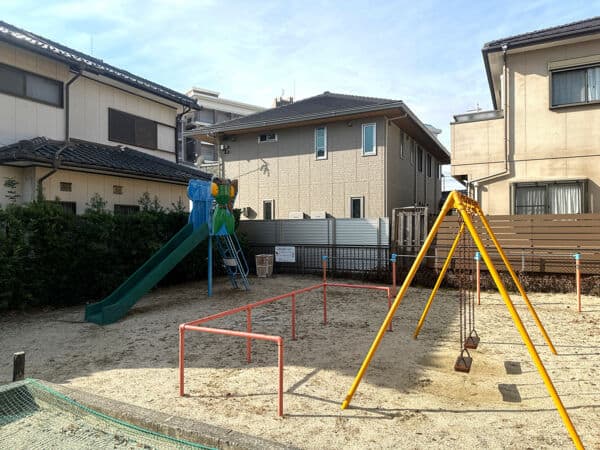 ちびっこ広場まで約114m