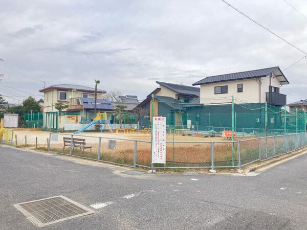 東前ちびっ子広場まで約223m