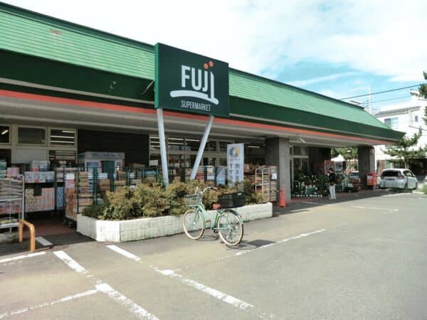 FUJI鶴嶺店まで約472m