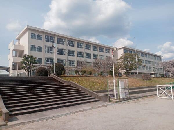 春日井市立高森台中学校