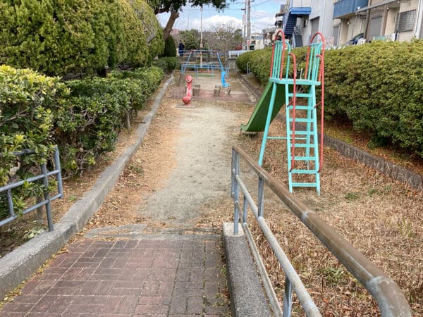 もしもし公園まで約1194m