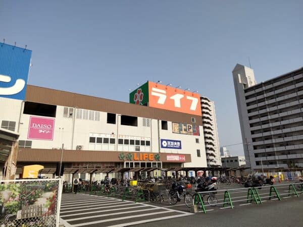 ライフ南津守店まで約904m