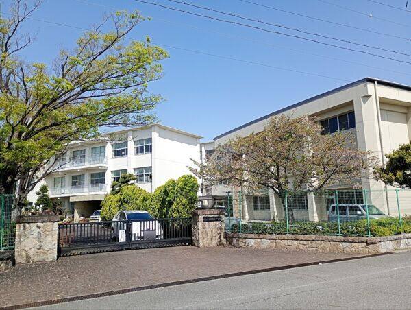 刈谷市立依佐美中学校