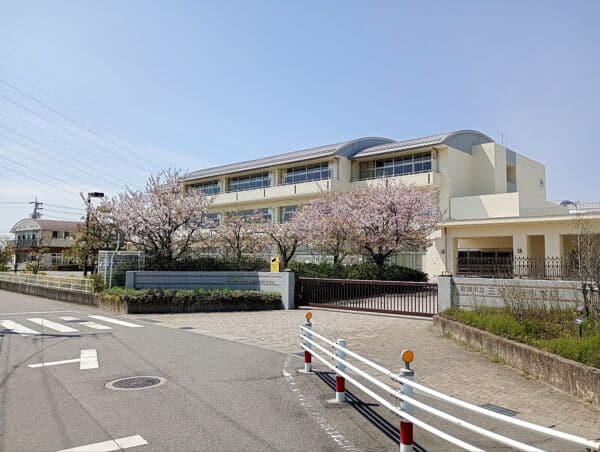 安城市立三河安城小学校