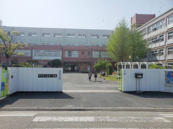 伊丹市立花里小学校