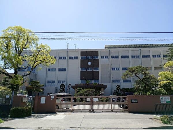 名古屋市立鳴海中学校