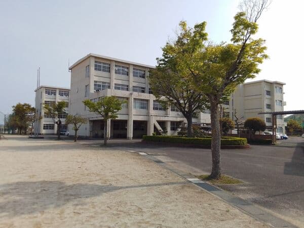 春日井市立東高森台小学校