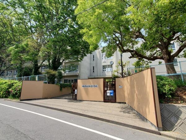 枚方市立東香里中学校