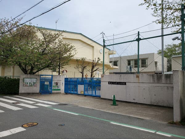 枚方市立枚方小学校