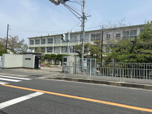 枚方市立津田小学校
