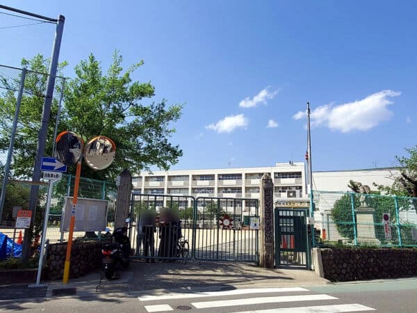 箕面市立箕面小学校