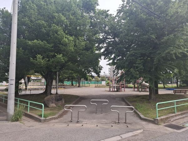 末広公園まで約614m