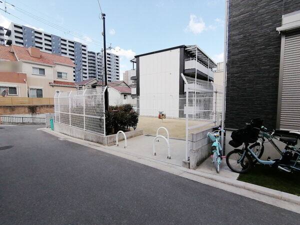 幸町第2ちびっこ老人憩いの広場まで約383m