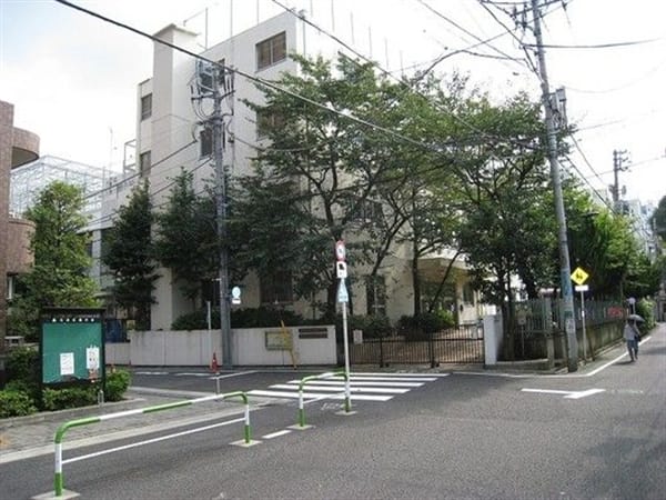 文京区立根津小学校