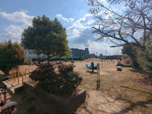 上神田公園まで約1100m