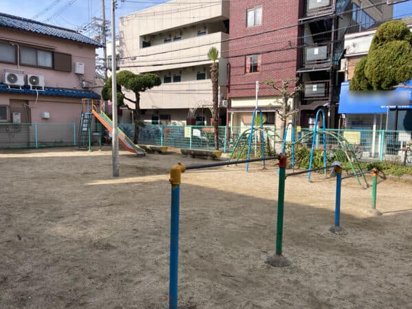 朝日町児童遊園まで約365m