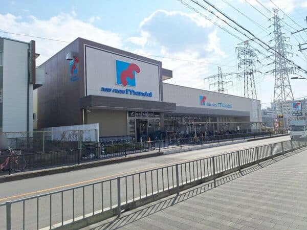 万代 門真幸福町店まで約711m