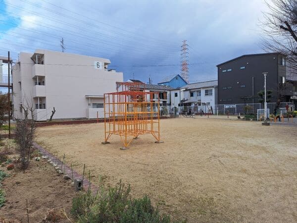 五月田町中央公園まで約283m