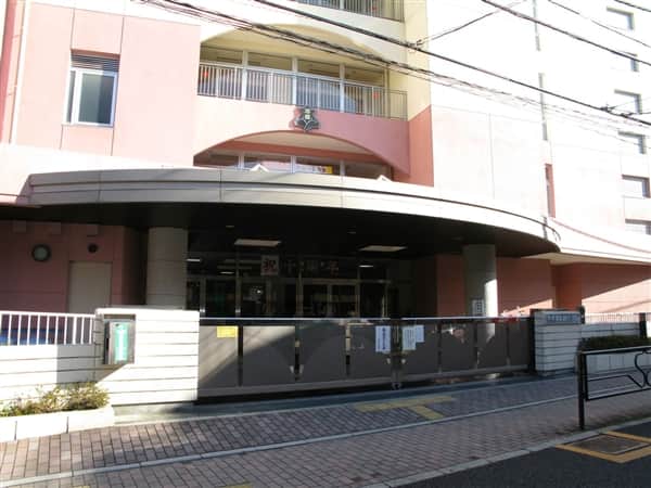 文京区立本郷小学校