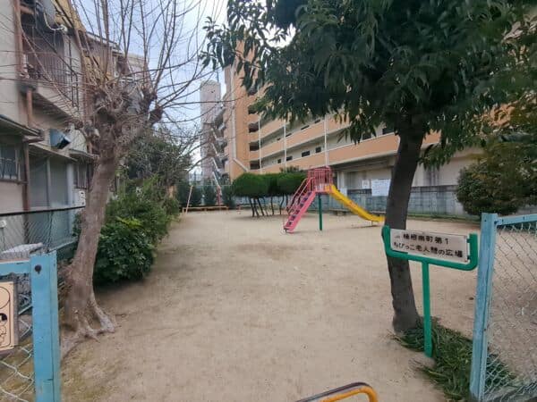 楠根南町第1ちびっこ老人憩いの広場まで約533m