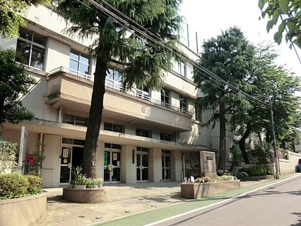 文京区立明化小学校