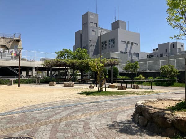 南千里丘公園まで約1454m