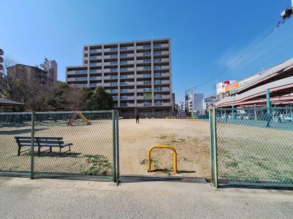 東一津屋公園まで約1586m