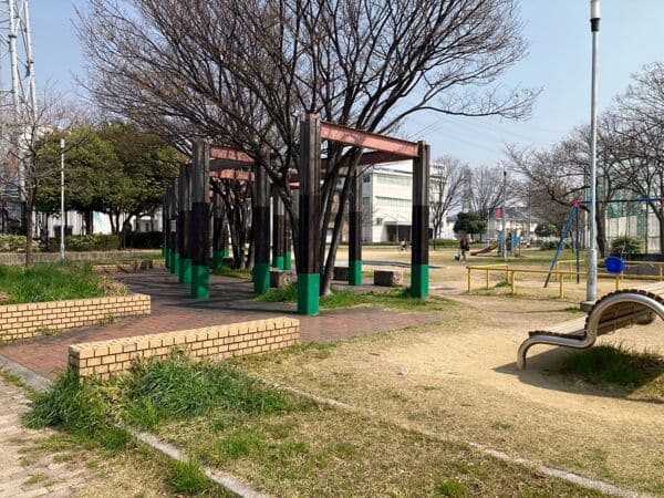 三津屋中央公園まで約985m