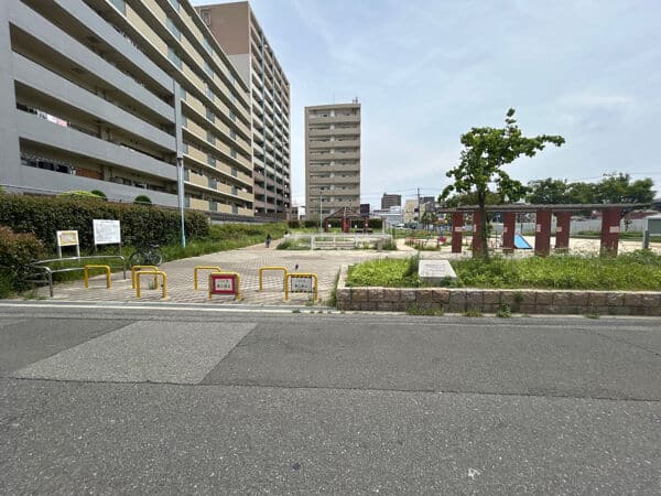 野中北１公園まで約633m