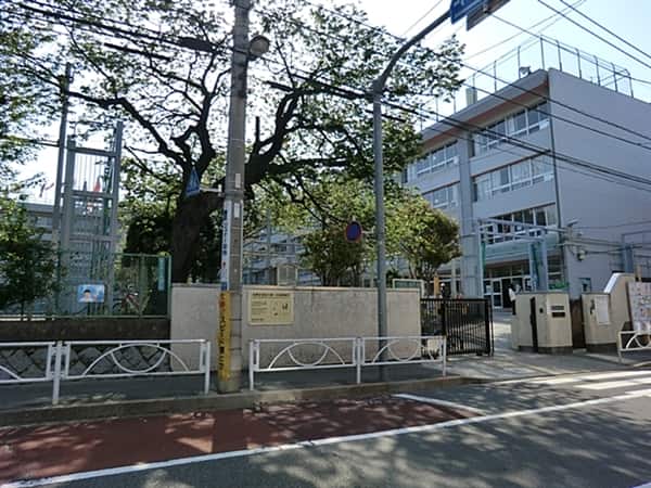 目黒区立東根小学校
