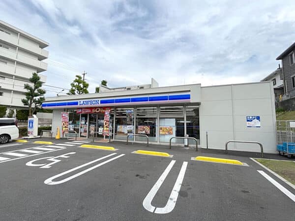 ローソン名東区平和が丘店まで約1486m