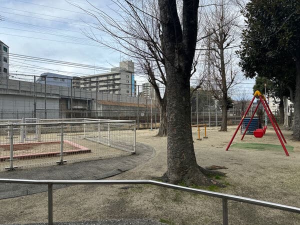 成育南公園まで約942m