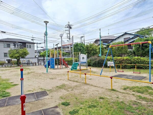 松が丘第３公園まで約1095m