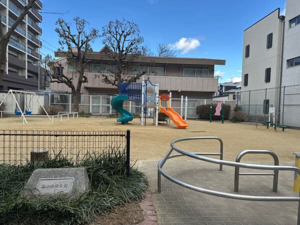 森小路南公園まで約636m