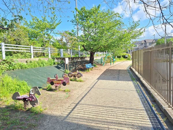 西五百住町さくら児童遊園まで約1132m