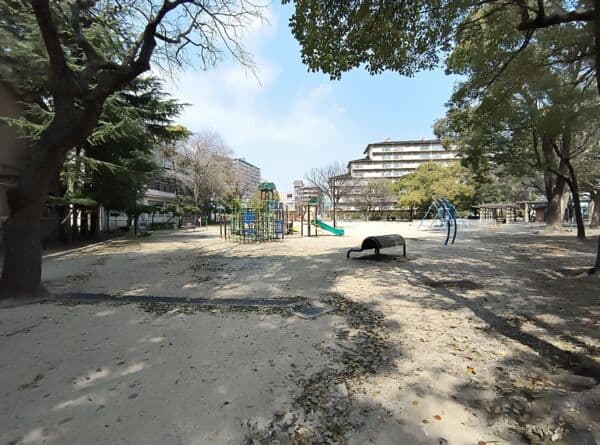 長洲公園まで約677m