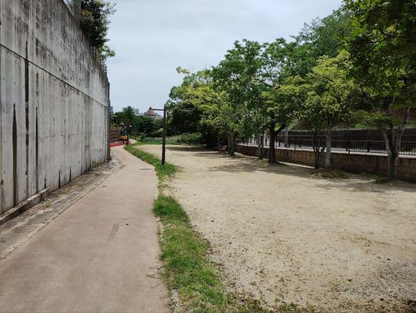 尾崎池公園まで約234m