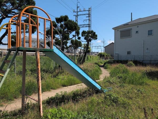 津之江町一丁目あやめ児童遊園まで約670m