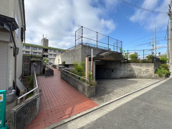 富田町三丁目たんぽぽ児童遊園まで約1260m