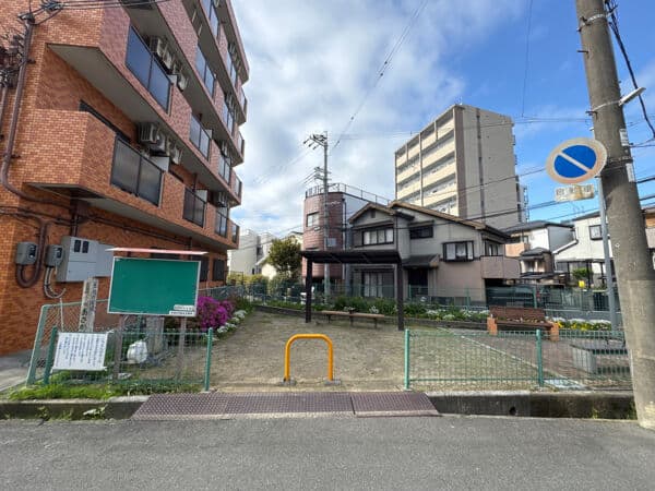 富田町三丁目あさがお児童遊園まで約1369m