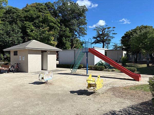 長瀬の森公園まで約1130m