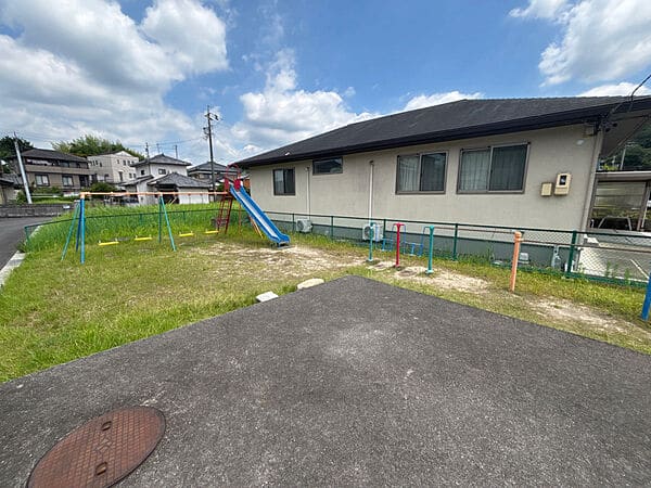 滝町追ノ狭間こども広場まで約1405m