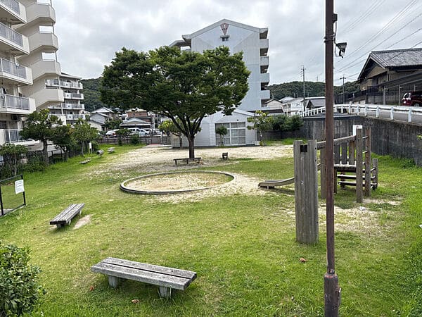 岩津住宅児童遊園まで約433m
