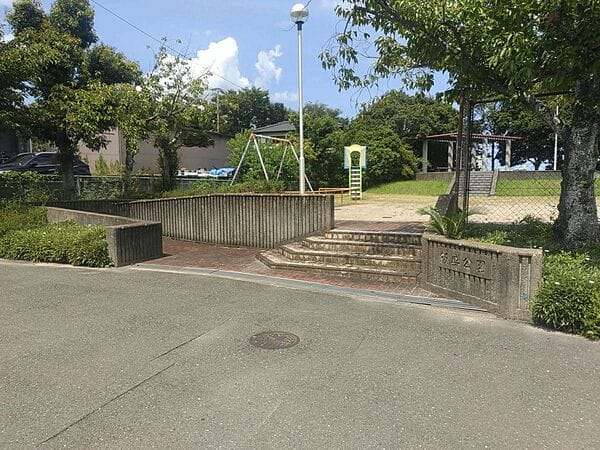 飯盛公園まで約1542m