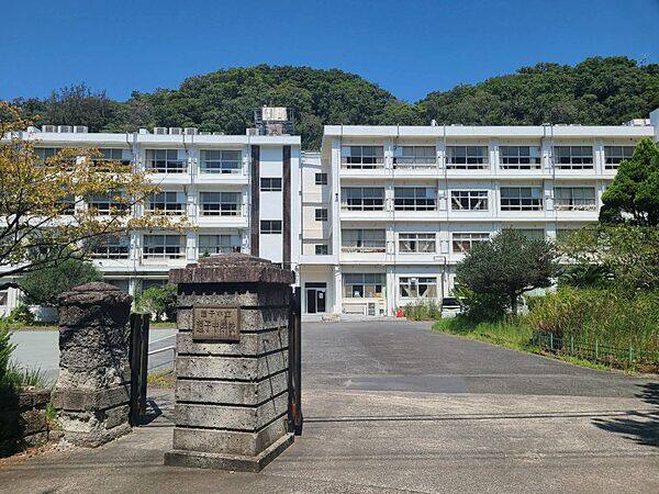 逗子市立逗子中学校